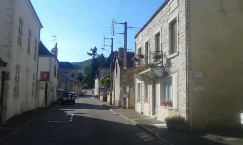 Santenay Lit Et Petit-Déjeuner | Chez Laurence