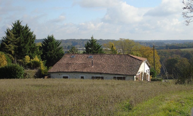 Varaignes Cottage | Chez Marot est un gîte d'une chambre très confortable et lumineux.