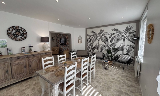 Grand-Fort-Philippe Maison | Chez Valentine fully-equipped house right next to the sea and town center