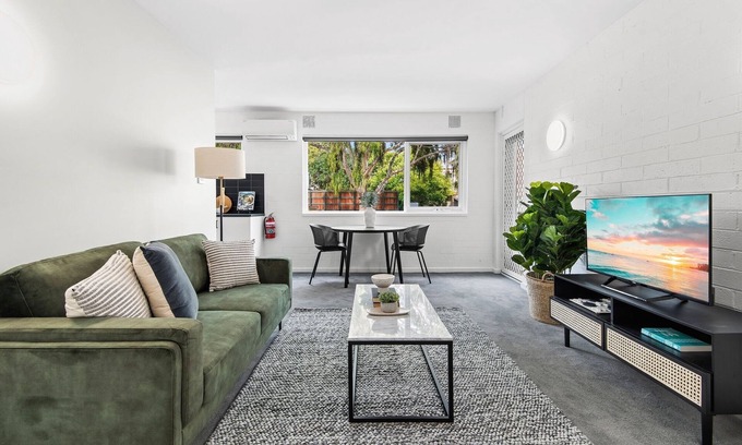 Parkville Appartement | Chic 1-Bed Apartment Across from Royal Park