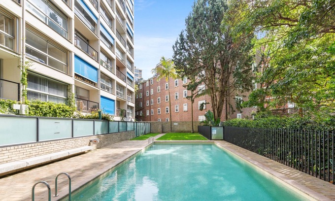 Rushcutters Bay Appartement | Chic 1-Bed with Patio & Pool in Rushcutters Bay