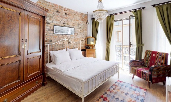 Galata Hôtel | Chic 1-bedroom hotel with WiFi and AC in welcoming Istanbul