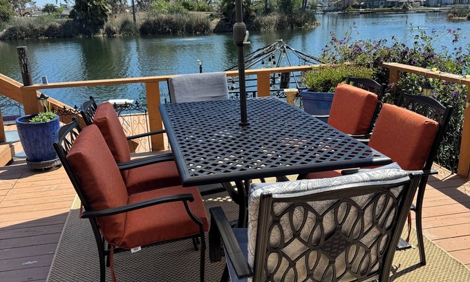 Discovery Bay Appartement | Chic 1-bedroom with two full bath, WiFi and AC in marvelous Discovery Bay