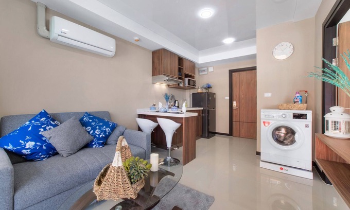 Nai Harn Appartement | Chic 1BR Condo Steps from Nai Harn S311