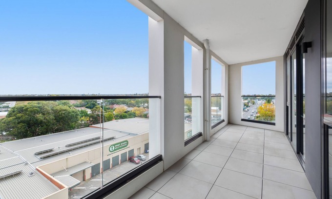 Alphington Appartement | Chic 2-Bed by Natural Trails with Pool & BBQ