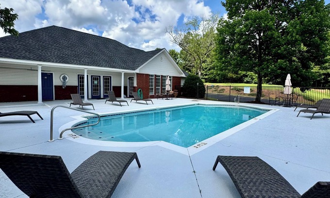 Greenville Appartement | Chic 2-bedroom apartment with fitness room and Pool in welcoming Greenville