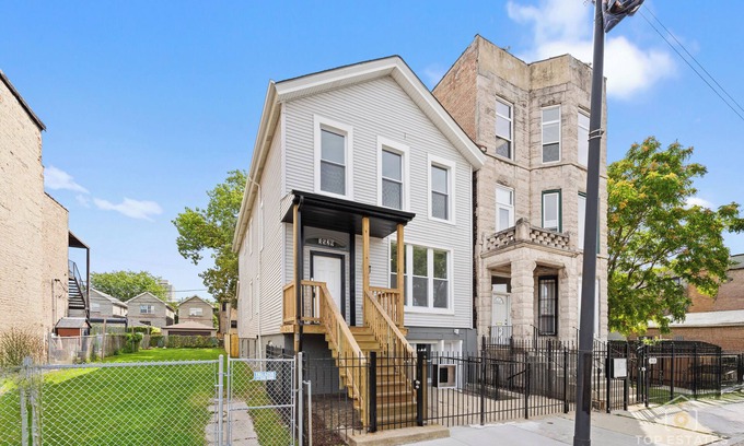 Douglas Appartement | Chic 2-bedroom apartment in beautiful Chicago. 30+ Day Stays Only