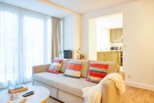 Sint-Amandsberg Appartement | Chic 3-BR Oasis in Ghent - Stylish Interiors