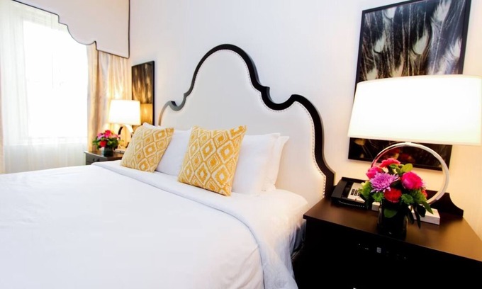 Kalorama Heights Hôtel | Chic Accommodation with Stunning Views, Just Moments from Cultural Gems