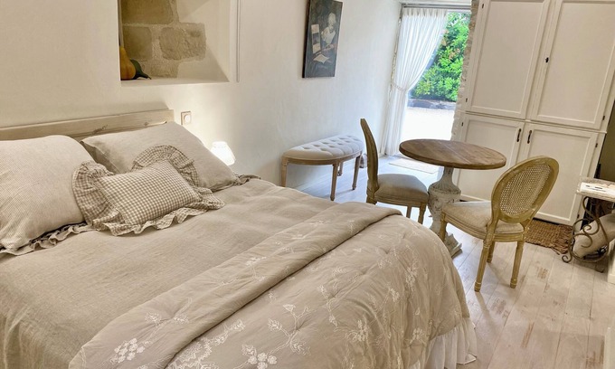 Saint-Rabier Appartement | Chic and cosy studio in a Périgord noir hamlet, near Hautefort/Montignac