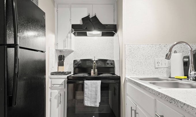 Allandale Appartement | Chic and Cozy Loft near Q2 Stadium & North ATX