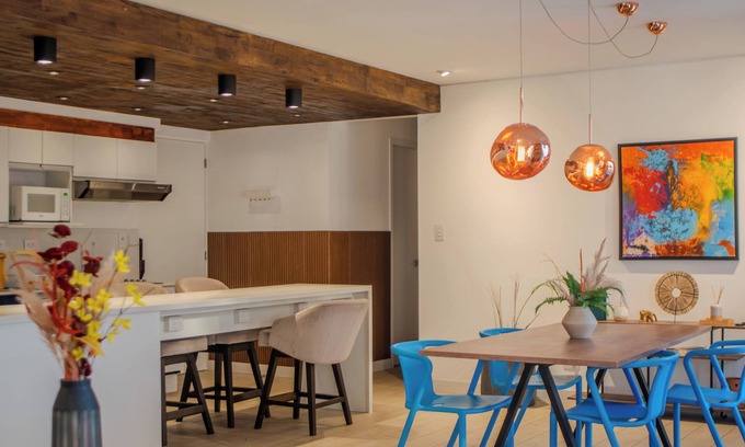 Zona 4 Appartement | Chic and Modern 9th floor 2B/2B Apt in Downtown