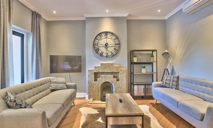 Green Point Appartement | Chic Apartment | Balcony | Fast WiFi | Pool Access
