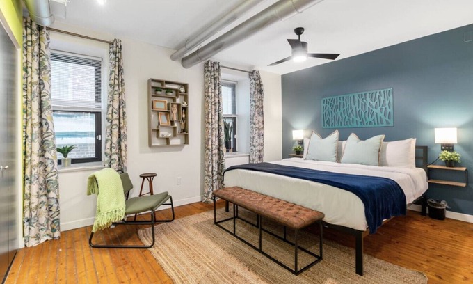 Old City Appartement | Chic Apartment with King Bed in Old City