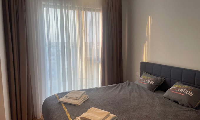 Sector 1 Appartement | Chic apartment with AC and WiFi in brilliant Bucharest Fully furnished 2 TV