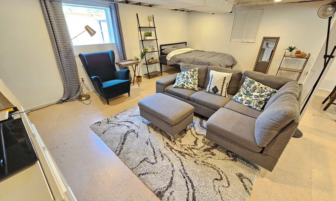 Leschi Appartement | Chic Basement in Seattle - Very Close to I-90