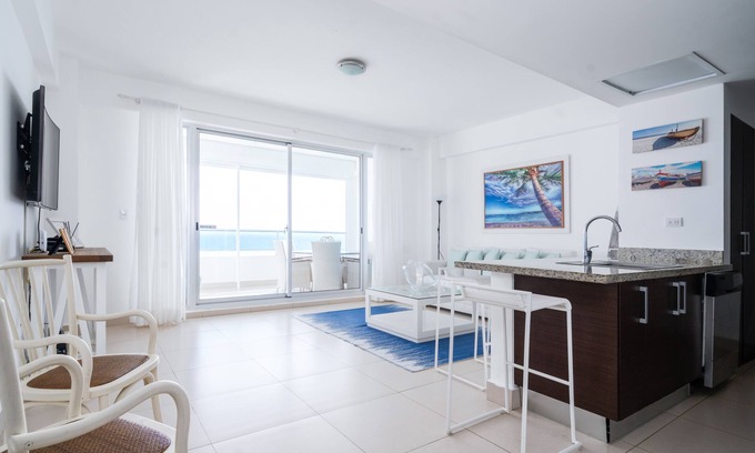 Juan Dolio - El Pueblo Appartement | Chic Beachfront Apt. W / 5 beds Las Olas Juan Dolio