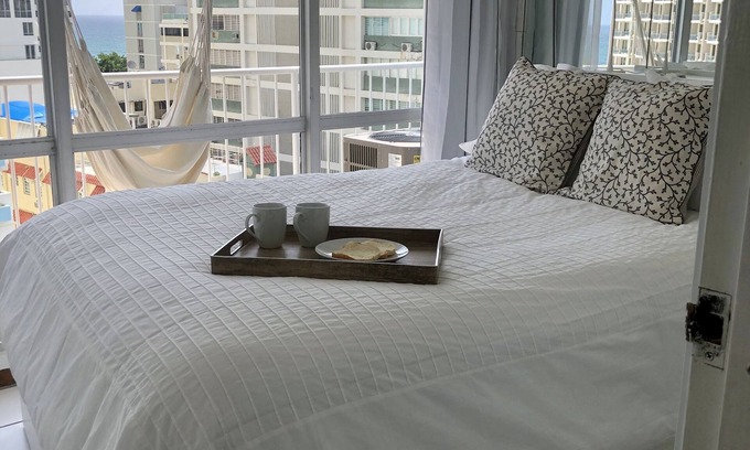 Condado Appartement | Chic lumineux 1 chambre avec vue sur l'océan CONDADO