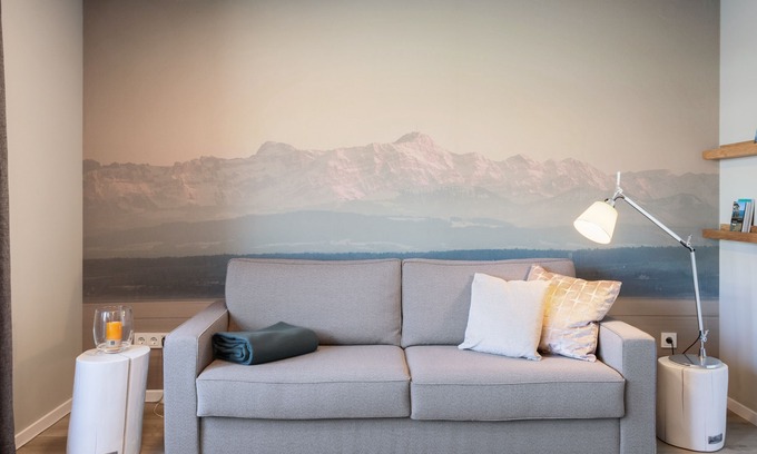 Friedrichshafen Appartement | Chic city apartment - city location - close to the lake + single garage