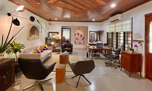 Tunku Appartement | Chic Designer Family Rooms near LRT SS1 PJ