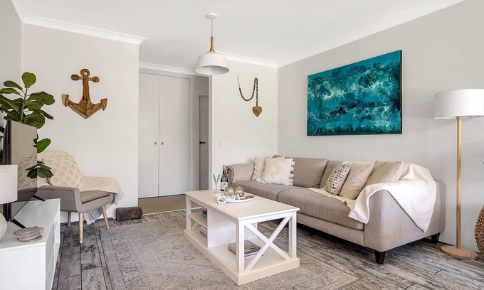 Manly Appartement | Chic designer garden apartment moments from beach!