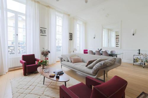 Arsenal Appartement | Chic flat Place des Vosges