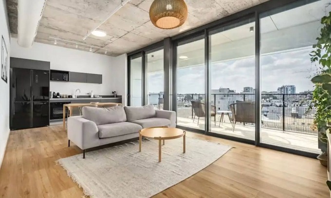 Tel Aviv Appartement | Chic High-End Stay 1BR 52 Sqm Balcony Parking