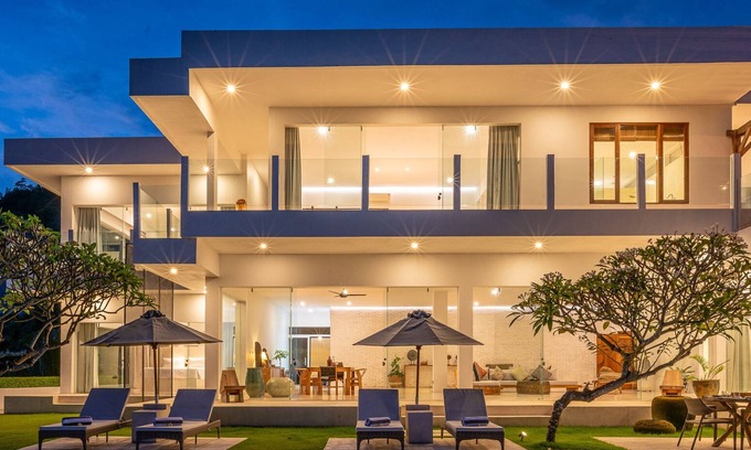 Candi Dasa Villa | Chic Hilltop Getaway with Breathtaking Ocean Views - East Bali