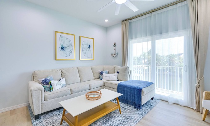 Hudson Beach Estates Maison | Chic Hudson Townhome: Walk to the Beach!
