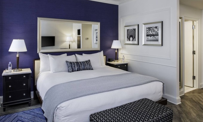 Capitol Hill Hôtel | Chic King Stay Steps from The Capitol! Onsite Dining, Bar and Fitness Center