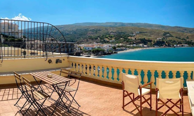 Paleopolis Appartement | Chic Magnificent Sea View Suite