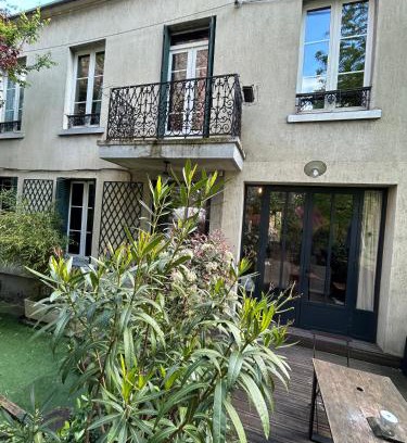 Vignerons Maison | Chic Parisian House, 30 min Disney