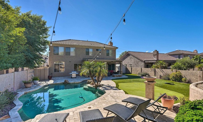 Foothills Club West Maison | Chic Phoenix Abode w/ Pool, Patio & Putting Green