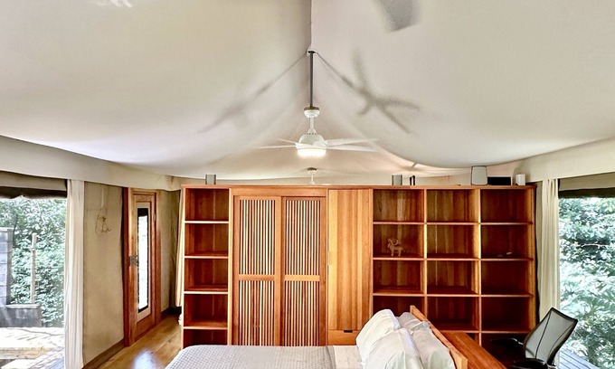 Baru Cabine | Chic Retreat: Luxe in Canvas at Arbol De La Vida. Half-hour to Dominical Beach!