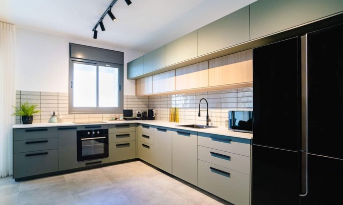 Nahariya Appartement | Modern W/Balcony Over Looking the Sunset & the sea