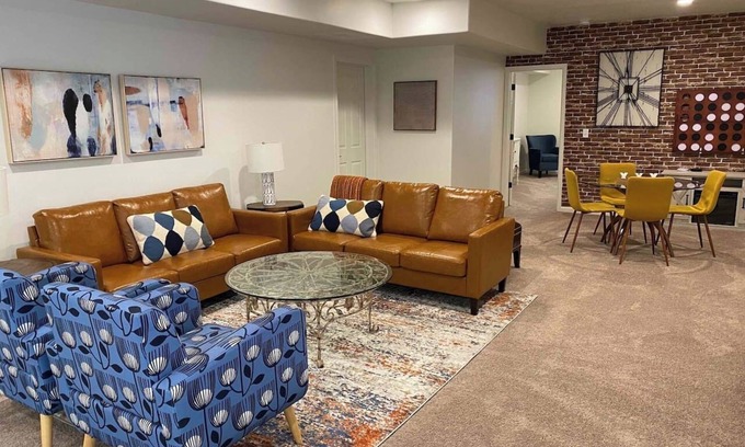 Orem Maison | Chic Retreat: Your Cozy Getaway with Waffles too!