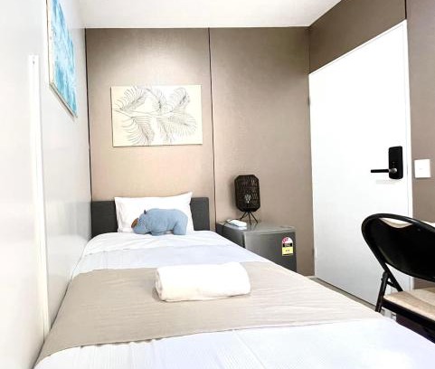 Pymble Maison | Chic Single Room - Convenient Spot at Pymble - Shared Bathroom