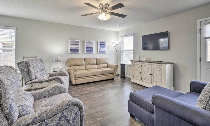 Bentonville - Fayetteville Maison | NEW! Chic Springdale Abode w/ Community Amenities