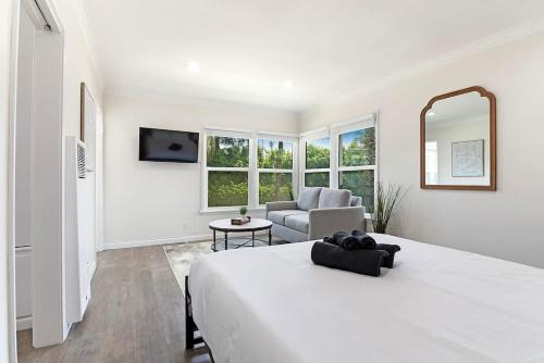 The Flats Appartement | Chic Studio Near Laugh Factory