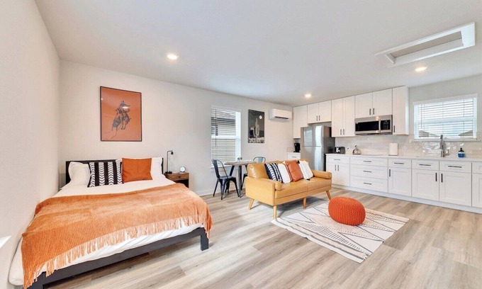 Kyle Appartement | Chic Studio Near TXST University