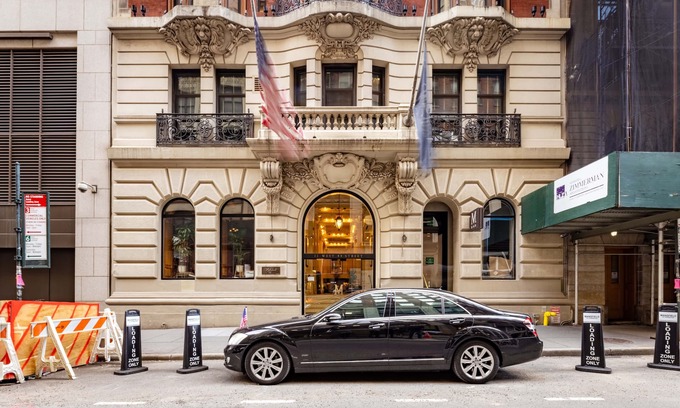 Central New York City Appartement | Chic Studio Steps from Times Square, Historic Building with Modern Amenities
