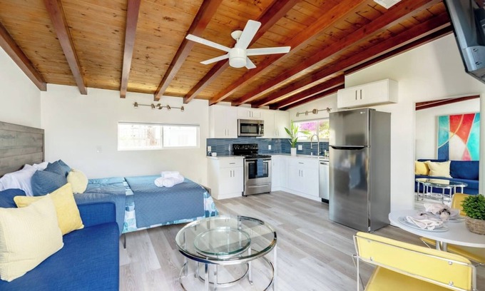 Normal Heights Copropriété | Chic Studio Suite, Serene Backyard in Heart of SD