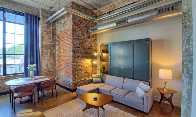 Midtown Hôtel | Chic Ultramodern Studio Loft w/ Designer Features