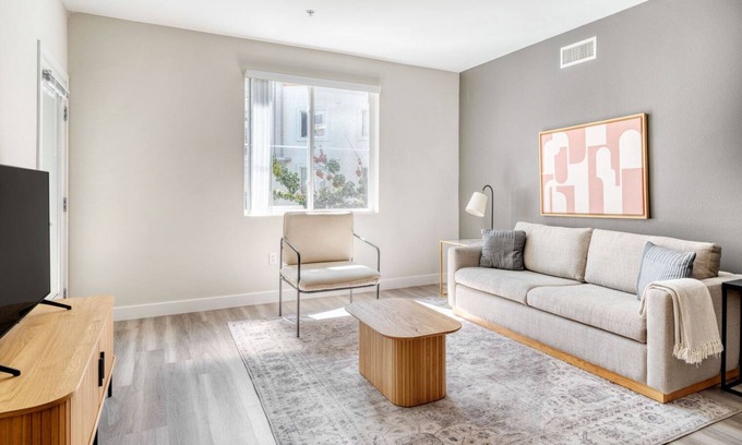 Union City Appartement | Chic Union City 2BR w/ Gym & BBQ, nr Union Landing, by Blueground