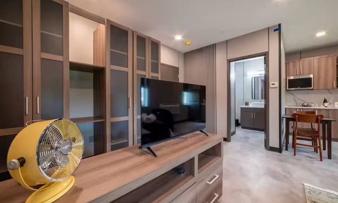 Binghamton Appartement | Chic Urban Loft across from BU