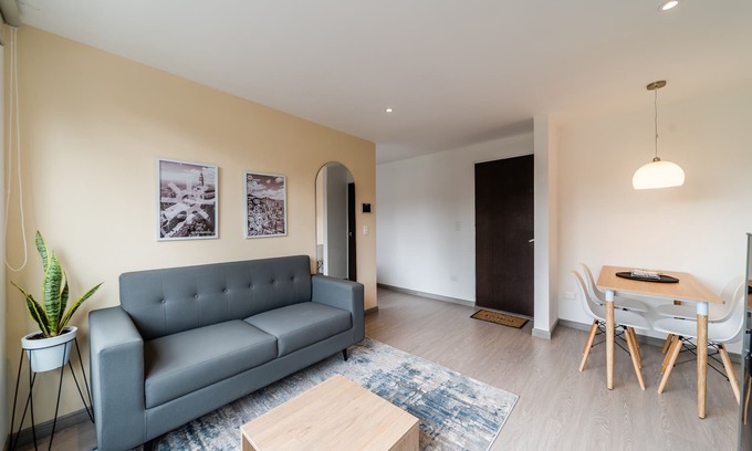Financial District Appartement | Chic Urban Oasis in Chapinero