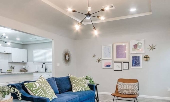 Central Oklahoma City Maison | CHIC Urban Oasis: 2-Bed Gem