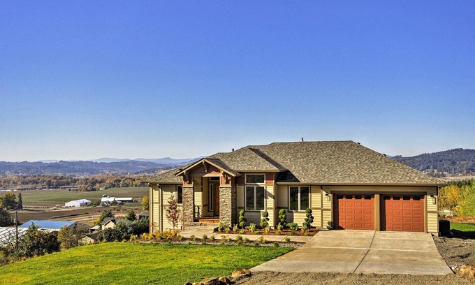 Gaston Maison | NOUVEAU! Chic Willamette Valley Home avec terrasse et vignoble