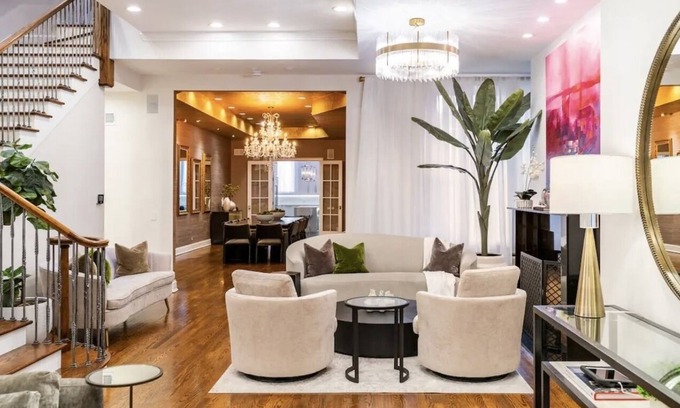 Gold Coast Maison | Chicago Gold Coast Luxury Home Best Location walking distance to anywhere!