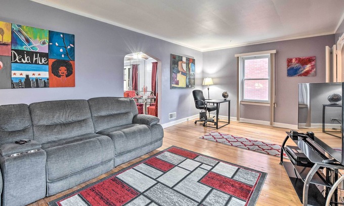 Roseland Maison | Chicago Home w/ Spacious Yard: 14 Mi to Dtwn